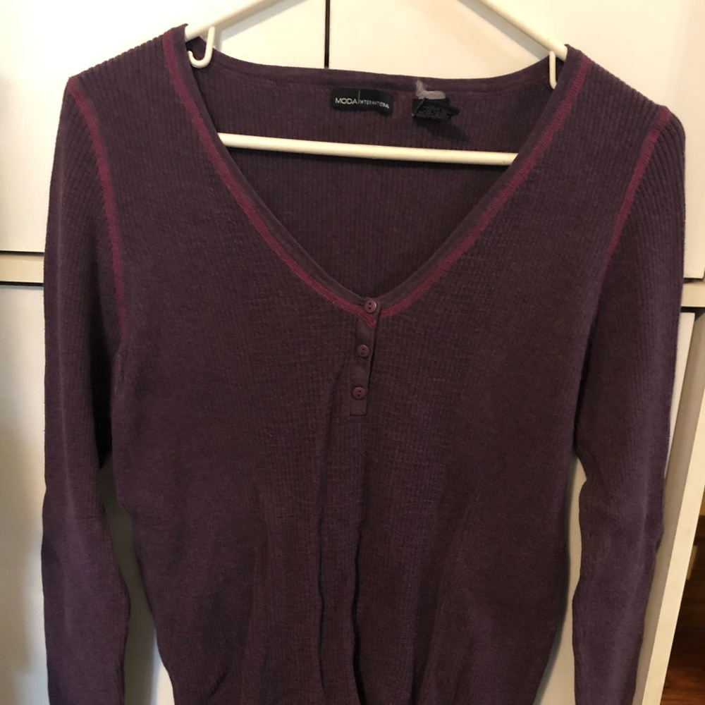 Light weight sweater